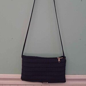 Nonie Navy Blue Zipper Purse